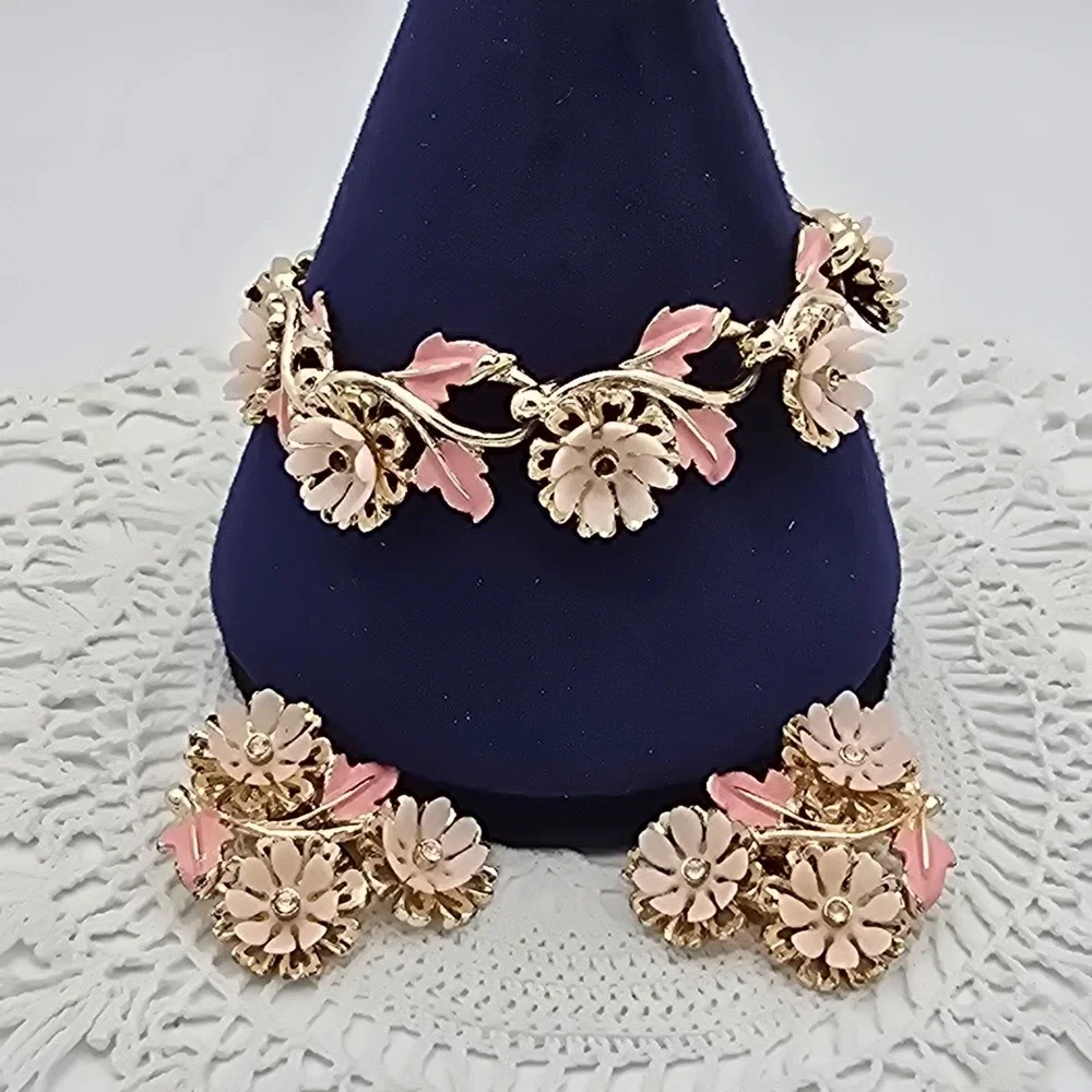 Arthur Pepper Pink Flower Bracelet Earrings Set ART Soft Plastic Rhinestones